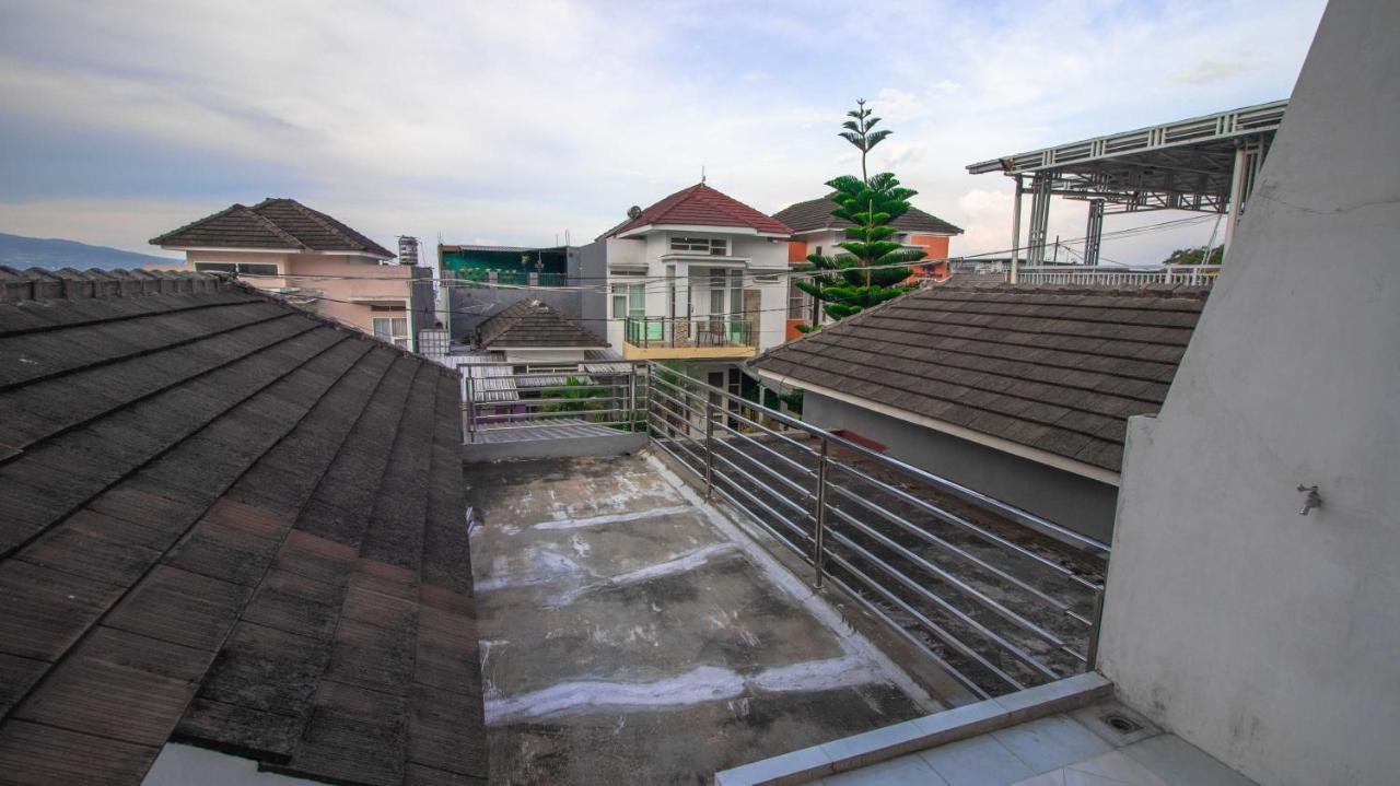 Villa El Nino 5 Bedroom Dengan Rooftop Mountain View Batu  Eksteriør billede