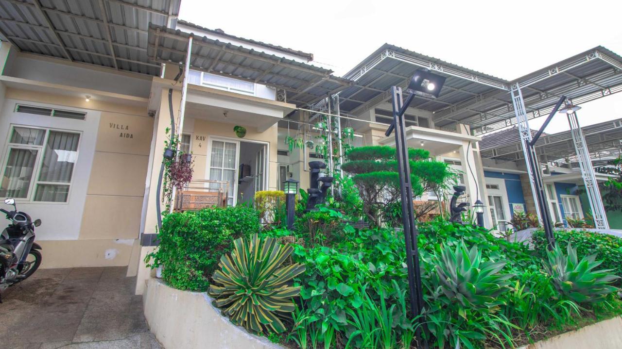 Villa El Nino 5 Bedroom Dengan Rooftop Mountain View Batu  Eksteriør billede
