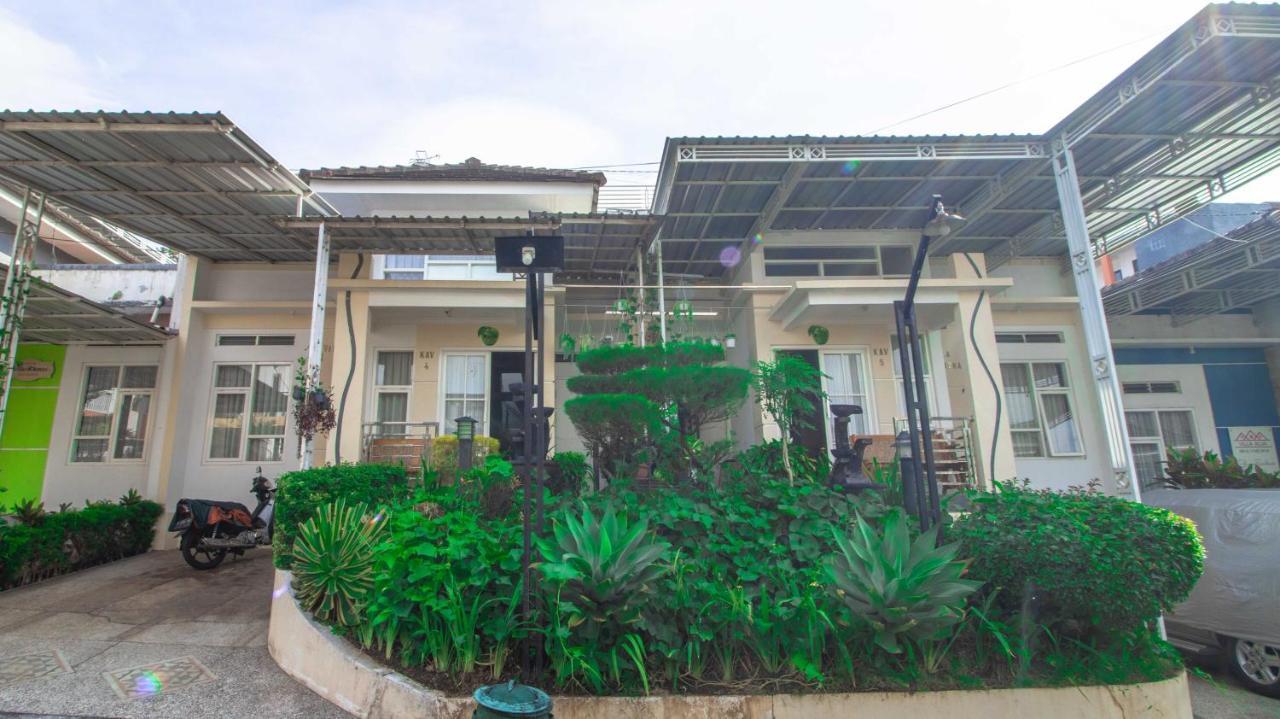 Villa El Nino 5 Bedroom Dengan Rooftop Mountain View Batu  Eksteriør billede