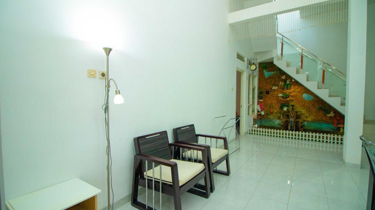 Villa El Nino 5 Bedroom Dengan Rooftop Mountain View Batu  Eksteriør billede